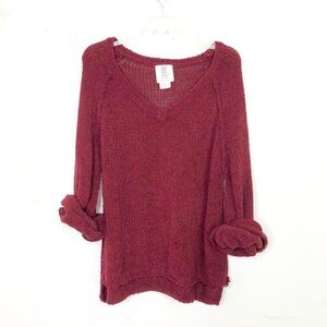LILI’S Closet slouchy loose knit V- neck sweater